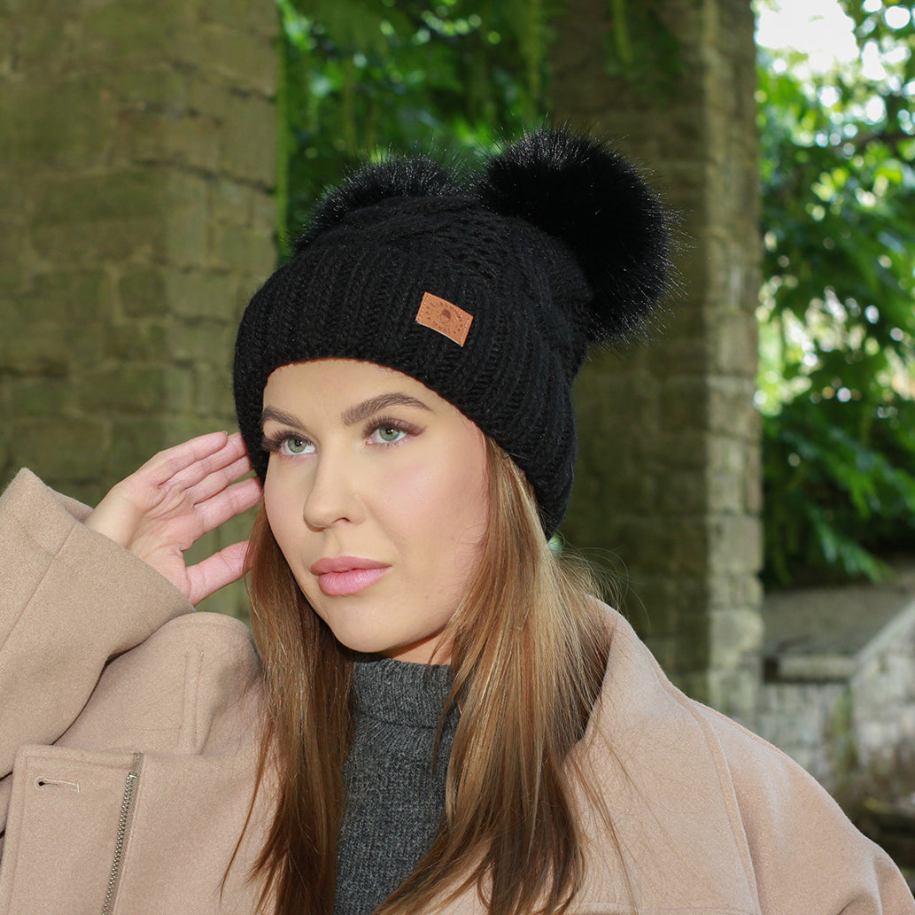 Wintermütze aus Wolle für Damen, Beanie mit Fleecefutter, Bommelmütze mit doppeltem Bommel