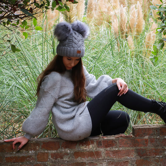 grey Women’s Double Pom Pom Winter Hat – Fleece-Lined Wool Beanie, Windproof & Warm, Cute Cold Weather Gift for Girls or Her