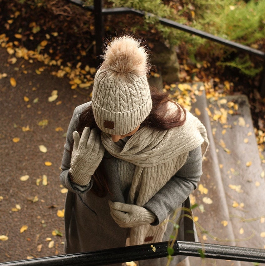 Cashmere set: hat, gloves, scarf, Faux fur pom pom beanie, Knit