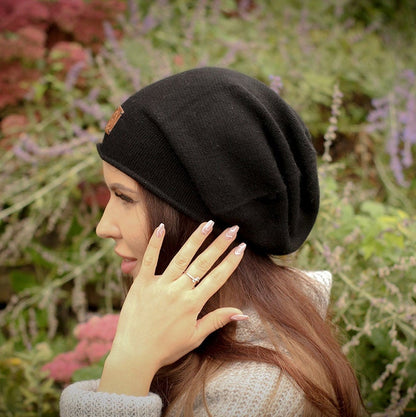 black Cashmere women's slouchy hat