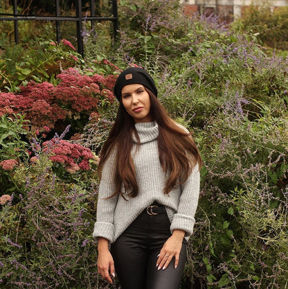 black Cashmere women's slouchy hat