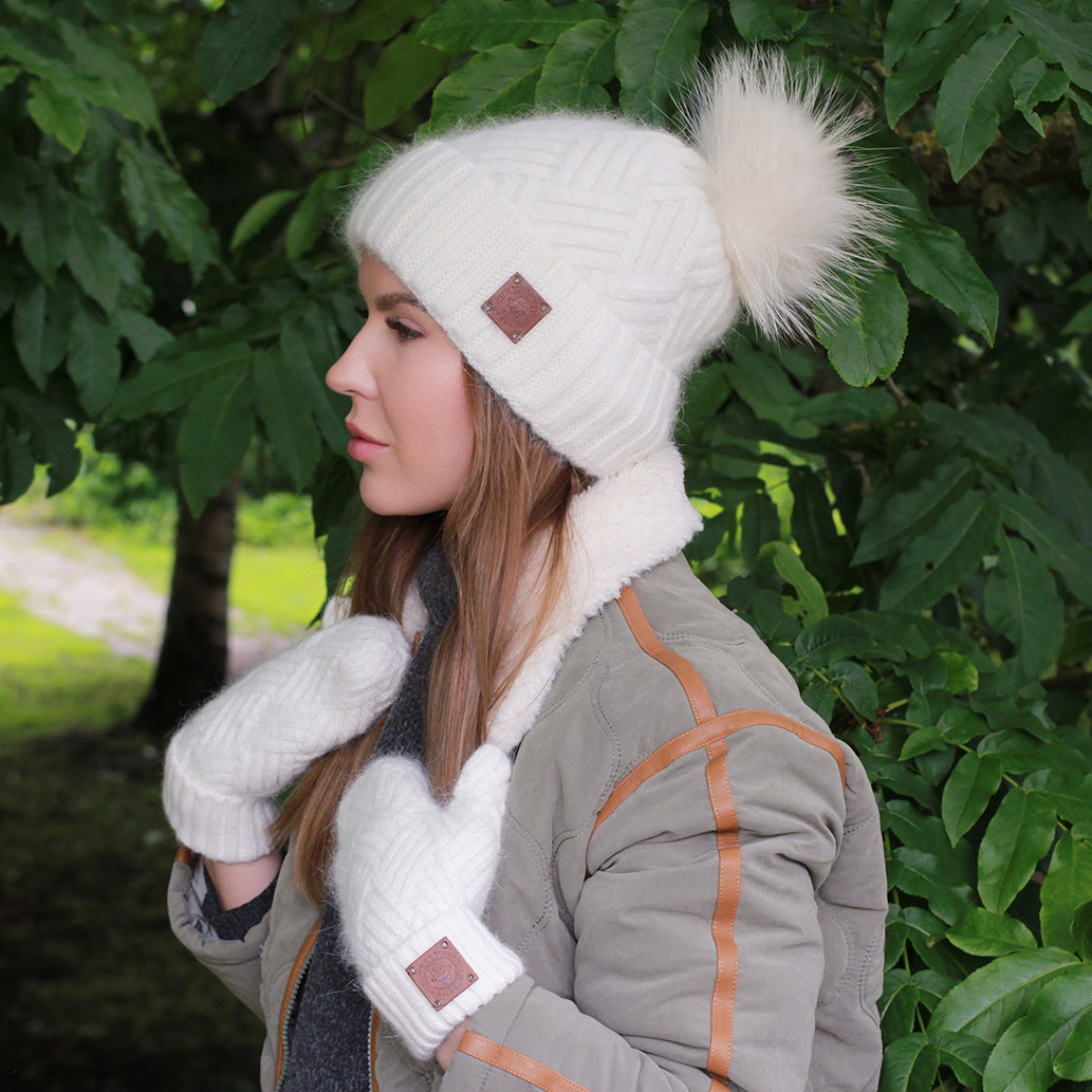Women's cashmere hat and mittens set, Fox fur pom pom cashmere hat,Warm and soft winter cashmere set for women's. Luxurious Gift for her.