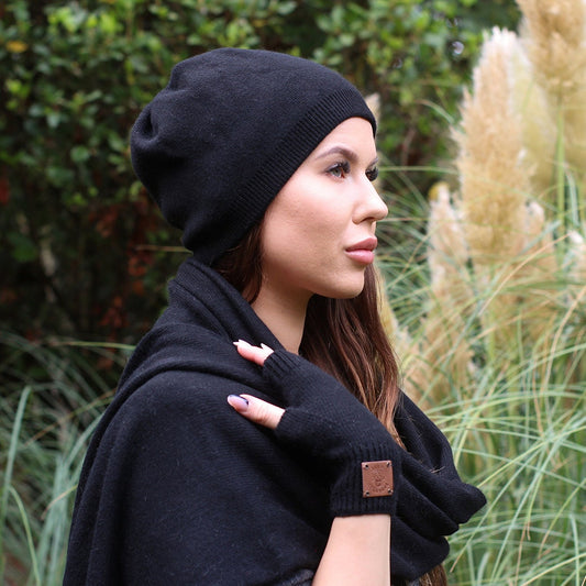 black Cashmere women's set: slouchy hat, gloves, scarf. Warm and soft women winter cashmere set for womens. Gift for her.