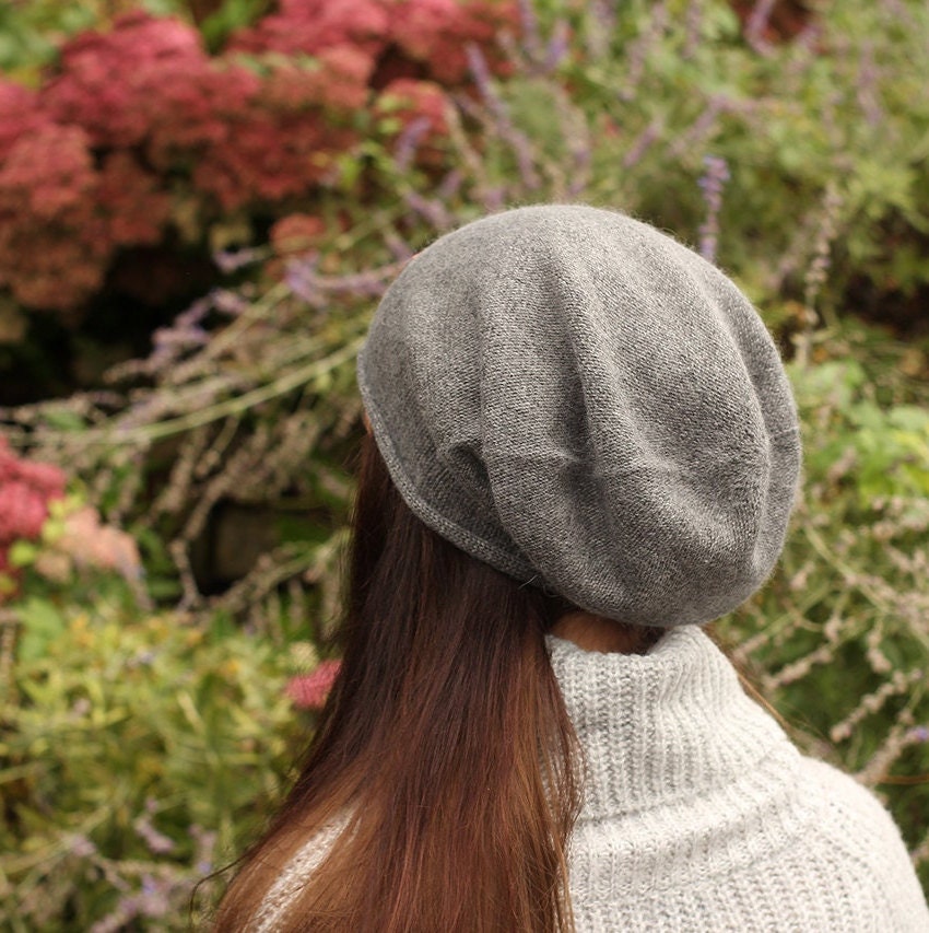 Women’s Lightweight Cashmere Slouchy Beanie