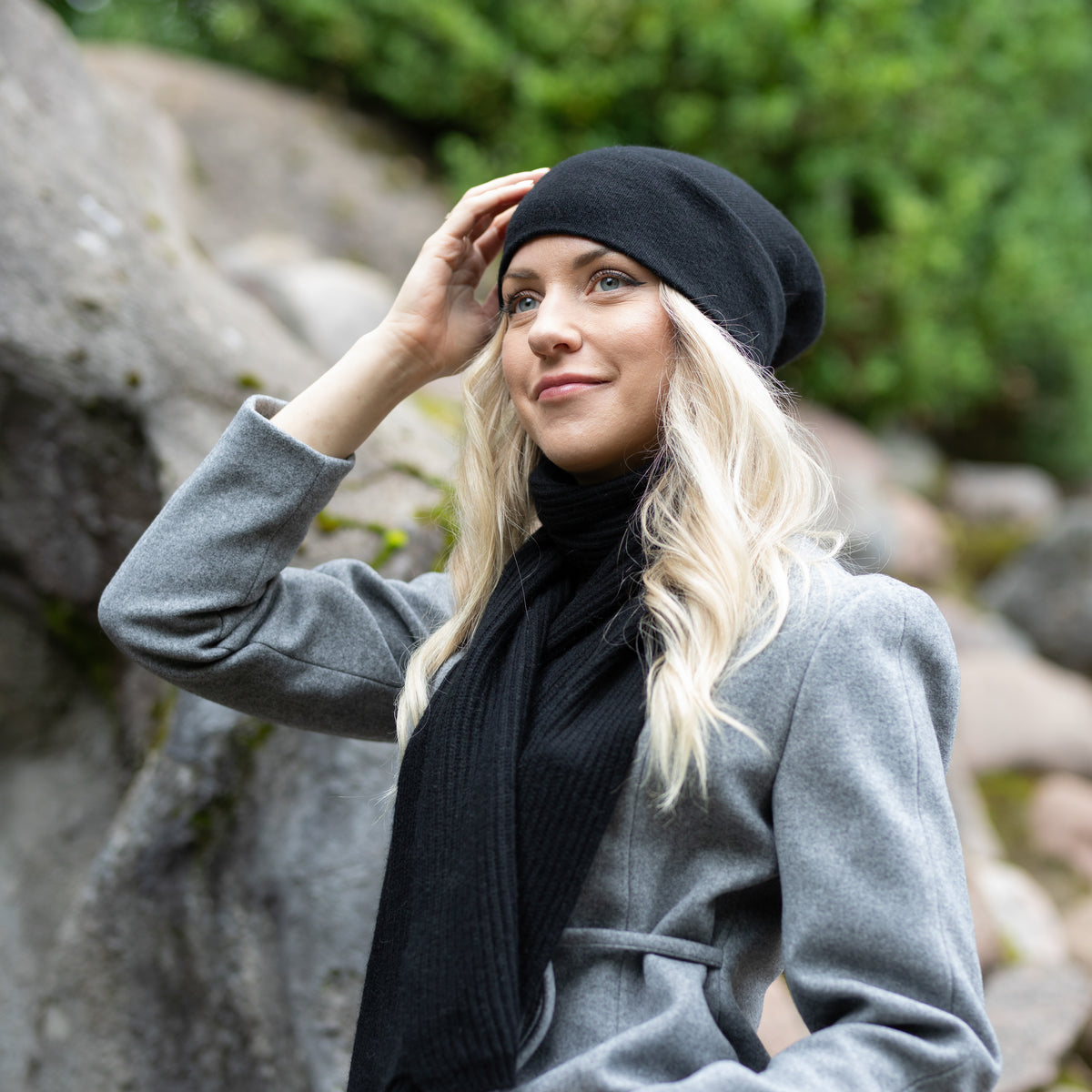 black Women’s Double-Layer Cashmere Beanie – 2-in-1 Style