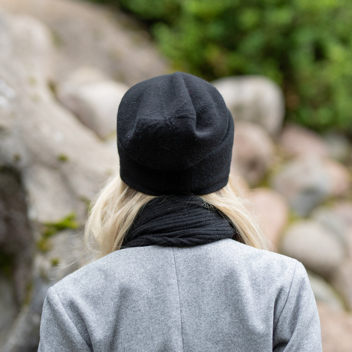 black Women’s Double-Layer Cashmere Beanie – 2-in-1 Style