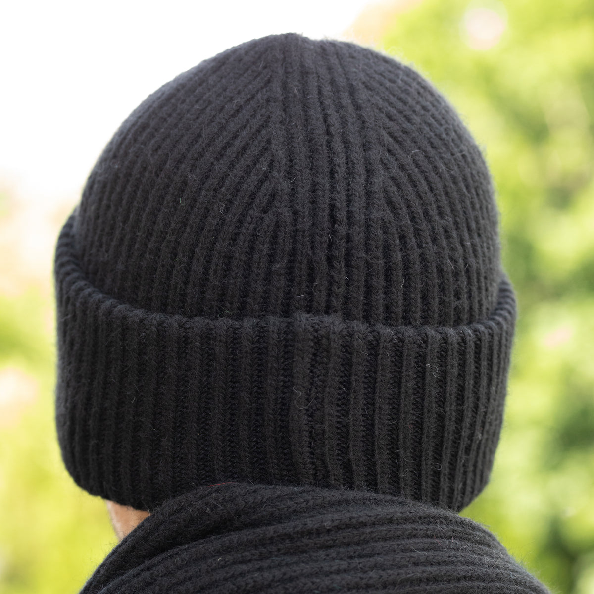 black 100% Pure Silk-Lined Men’s Cashmere Beanie
