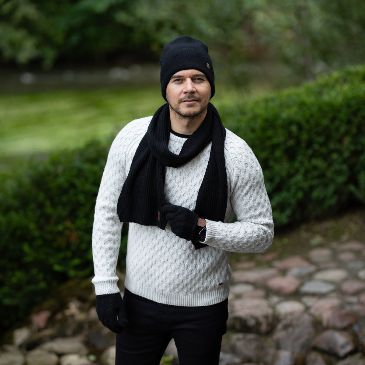 black 100% Mulberry Silk Lined Men’s Cashmere Hat