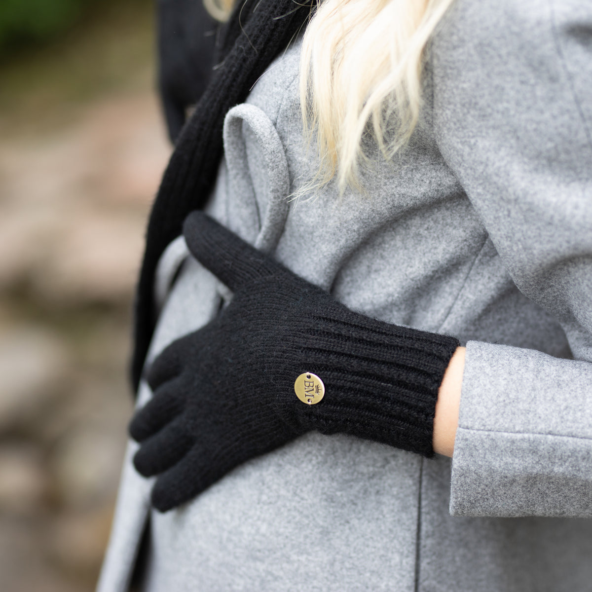 black Women’s Cashmere Gloves
