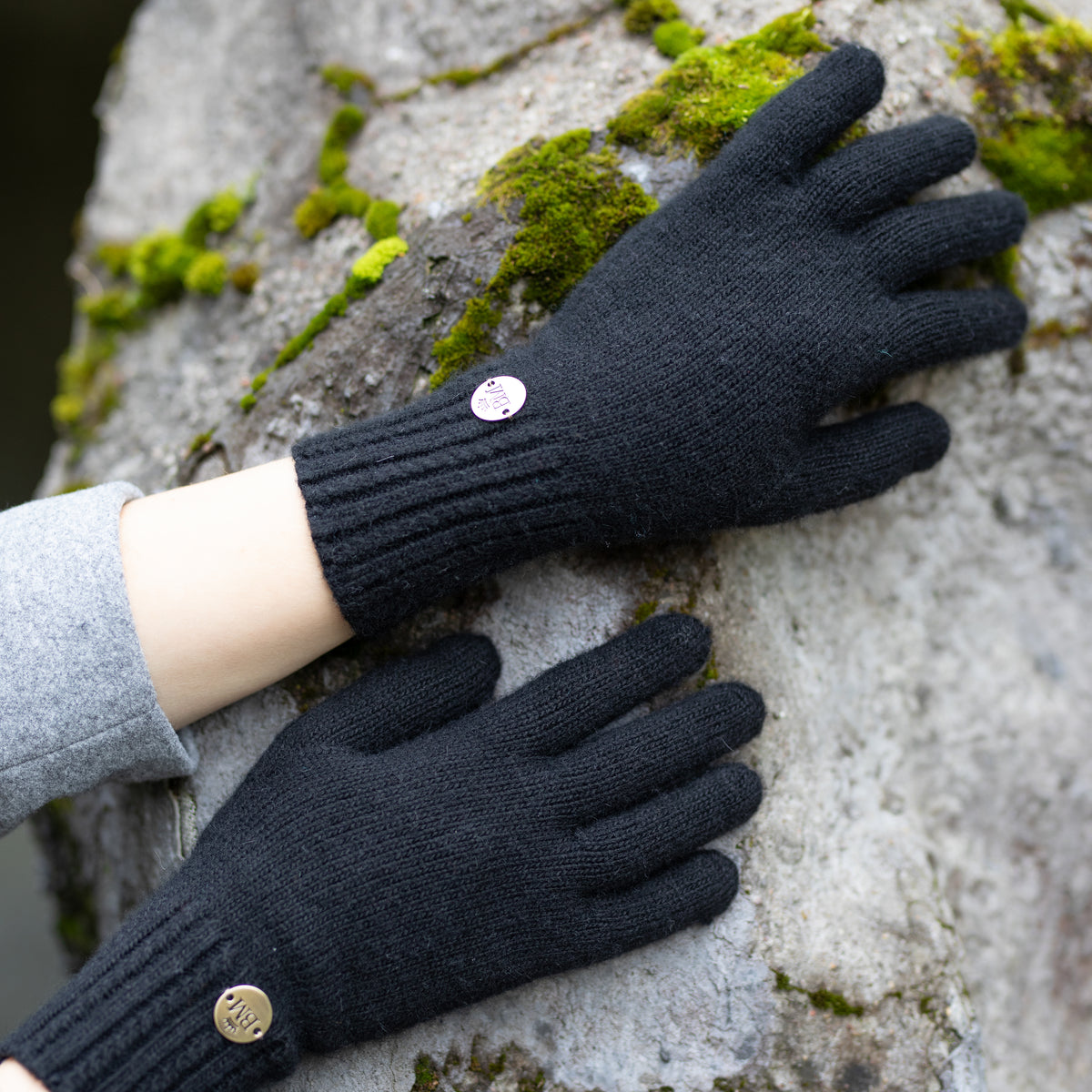 black Women’s Cashmere Gloves
