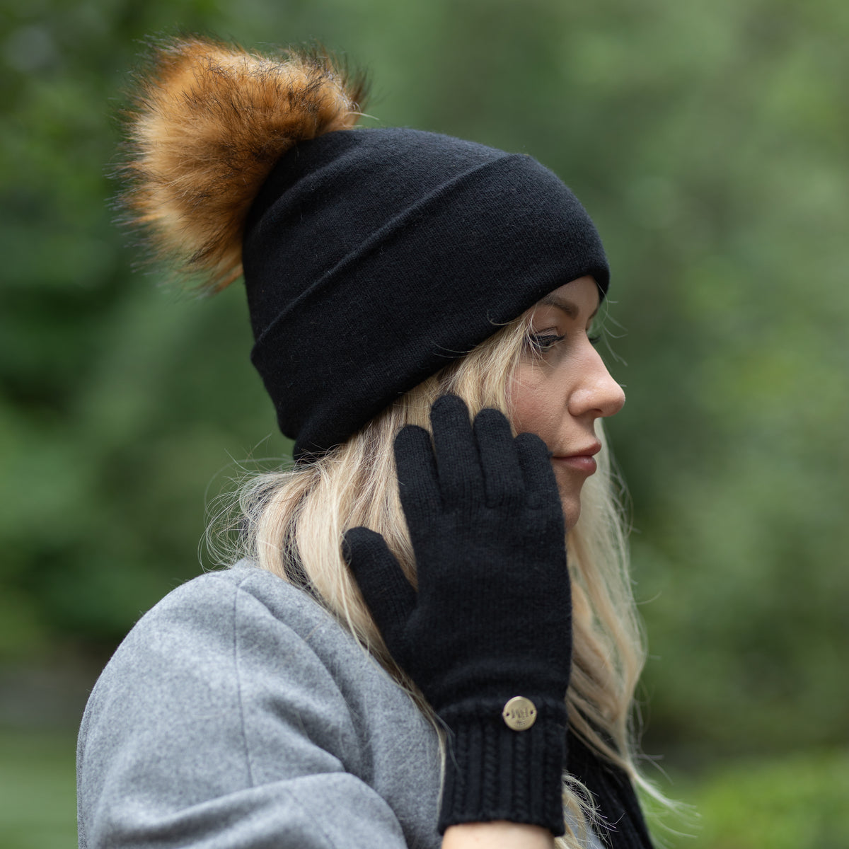 black Women’s Double-Layer Cashmere Beanie – 2-in-1 Style