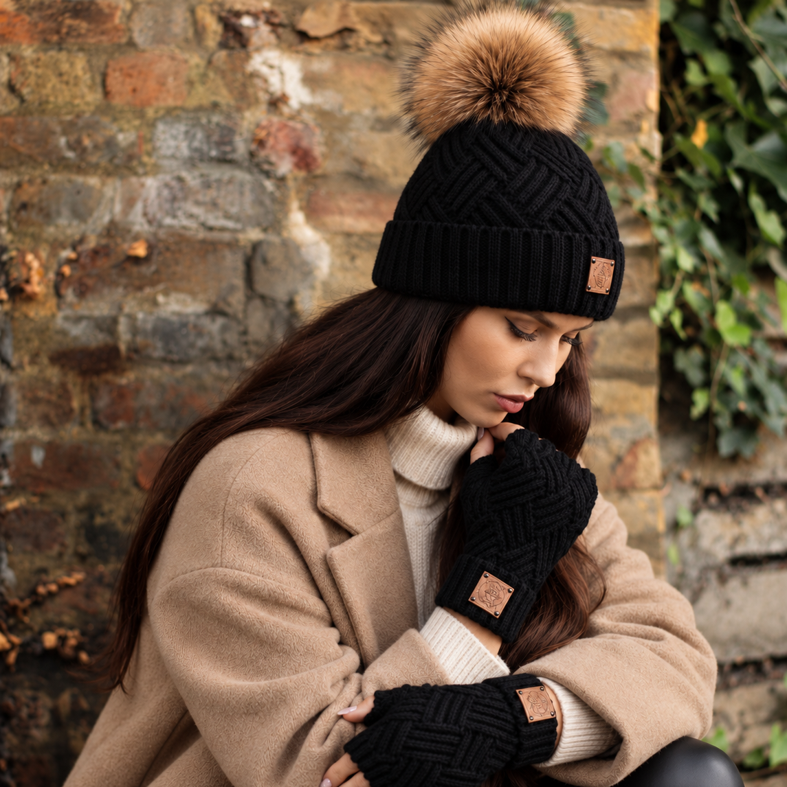 black CASHMERE HAT & GLOVES SET – SOFT • WARM • ELEGANT