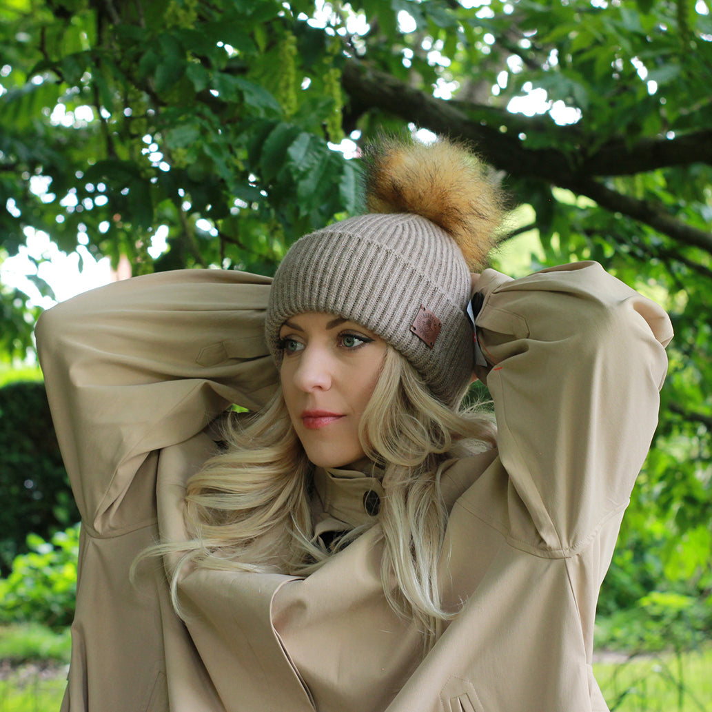 Bonnet pour femme doublé en cachemire et 100 % PURE SOIE, bonnet coupe-vent d'hiver, idéal pour les cheveux épais, bouclés et sans frisottis, cadeau pour elle