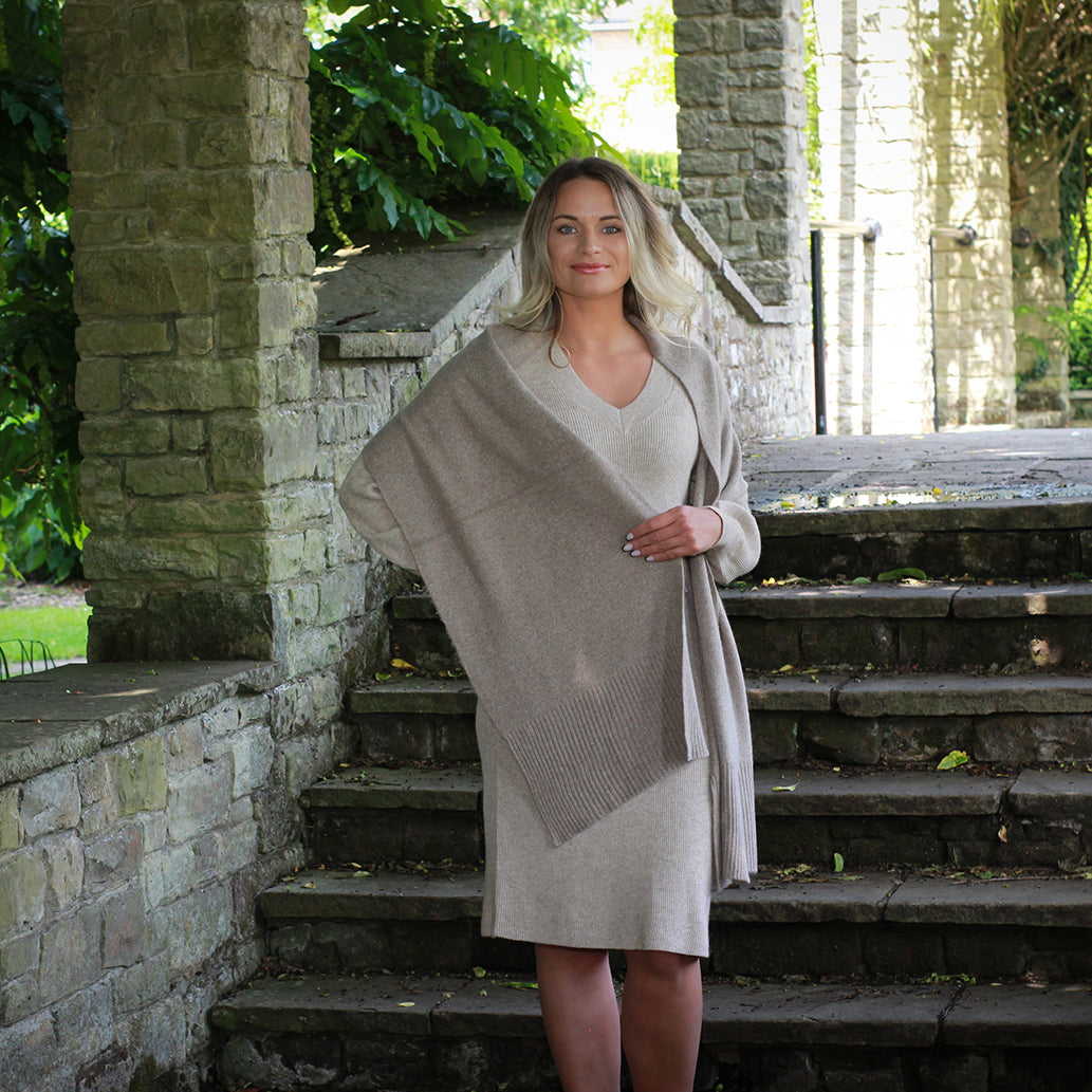 brown Long and Wide Cashmere Scarf for Women & Men – Soft, Warm Winter Wrap, Elegant Gift for Her or Him, Cozy Unisex Accessory for Cold Weather