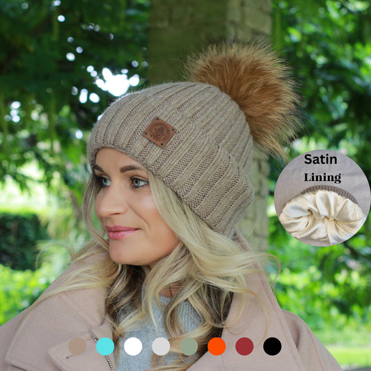 Kleinere Kaschmirmütze für Damen mit Seidenfutter, Damenmütze aus Kaschmir mit Seidenfutter und Bommel, Warme und weiche Kaschmirmütze, Geschenk für Sie