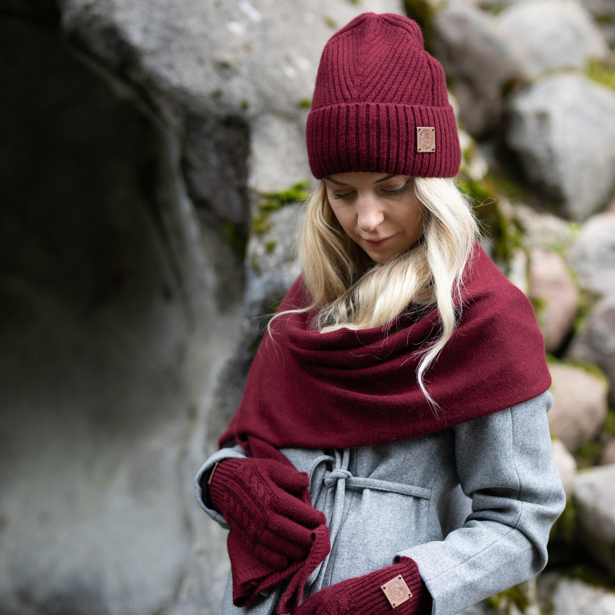 burgundy Satin-Lined Women’s Cashmere Hat