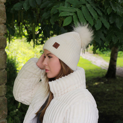 white Silk-Lined Cashmere Beanie for Women – Frizz-Free Winter Hat with Fox Fur Pom Pom, Cozy Gift for Her, Soft Warm Luxury Beanie