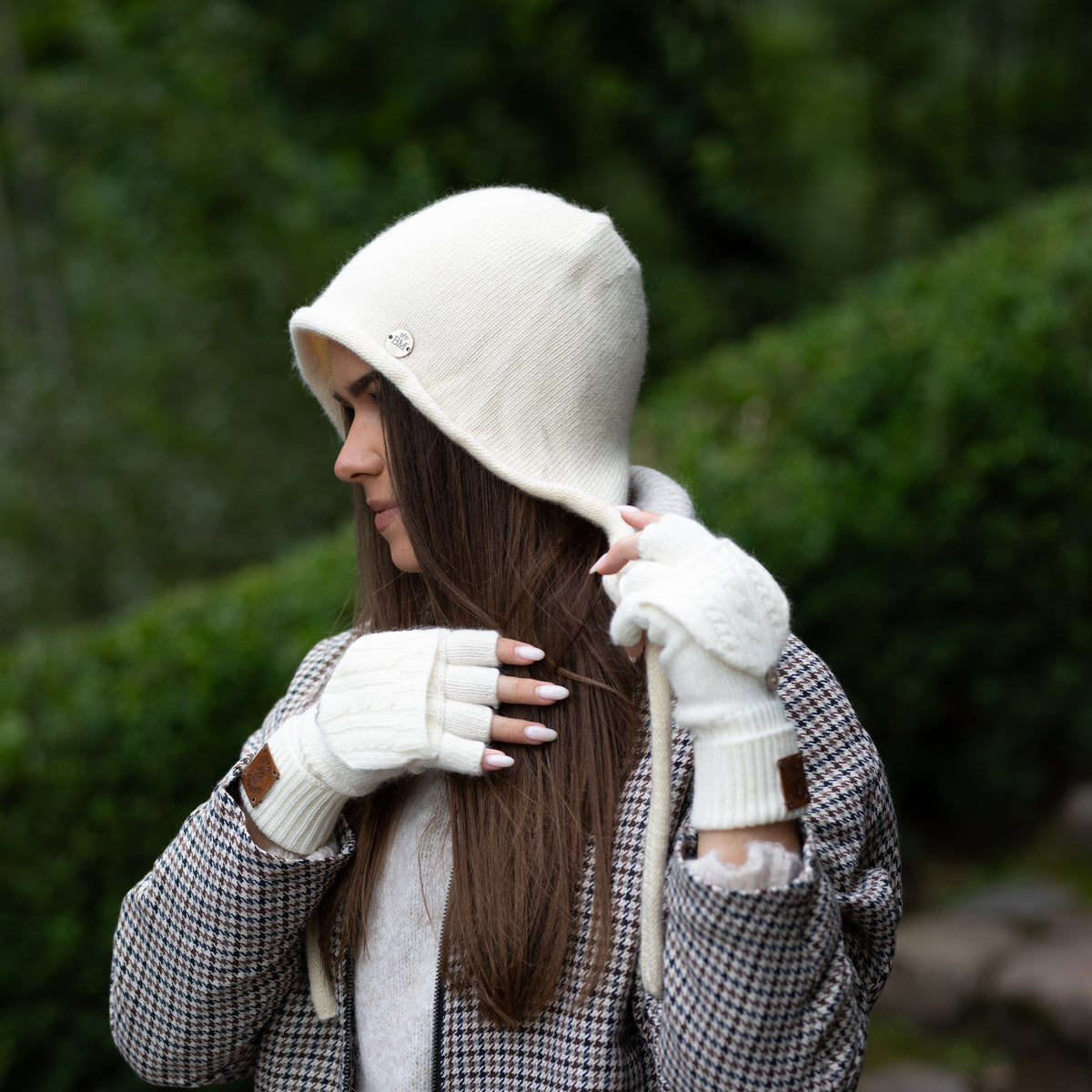 white Women’s Cashmere Winter Hat