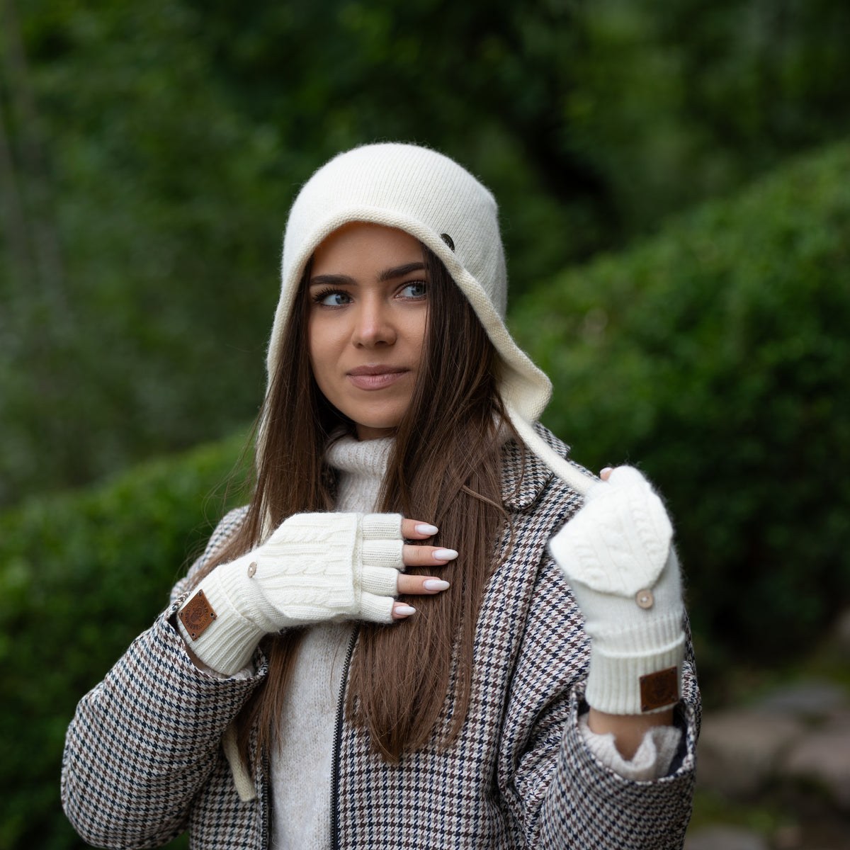 white Women’s Cashmere Winter Hat