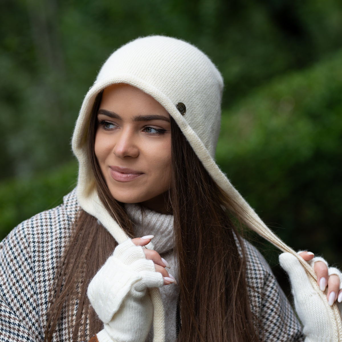 white Women’s Cashmere Winter Hat