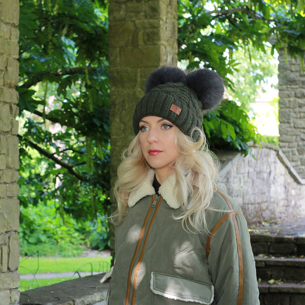 green Women’s Double Pom Pom Winter Hat – Fleece-Lined Wool Beanie, Windproof & Warm, Cute Cold Weather Gift for Girls or Her