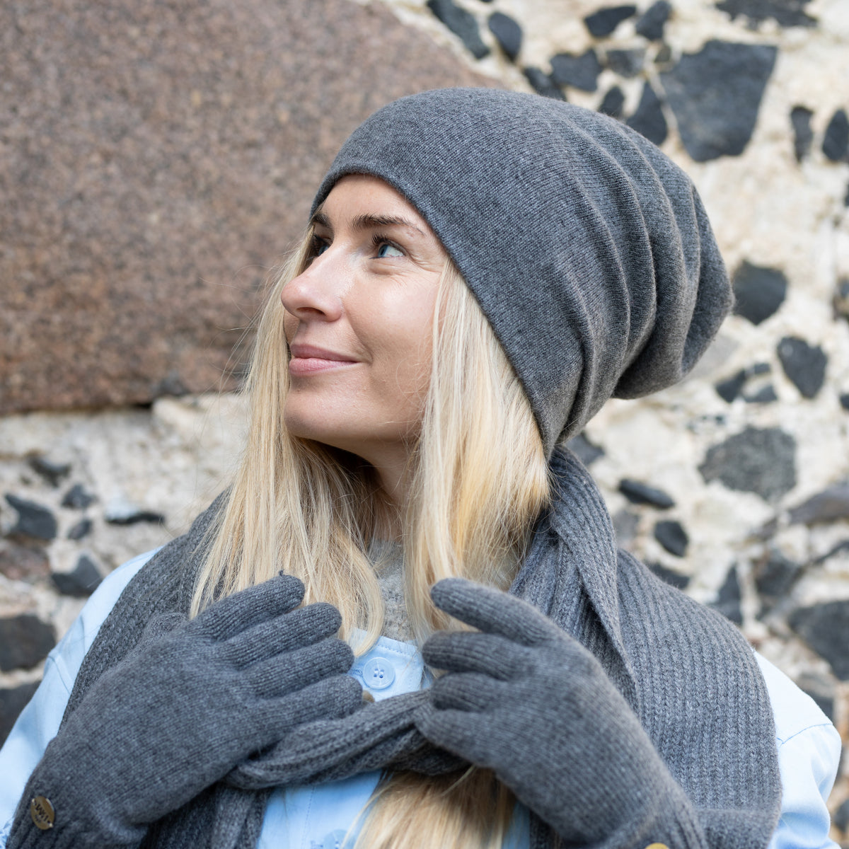 dark grey Women’s Double-Layer Cashmere Beanie – 2-in-1 Style