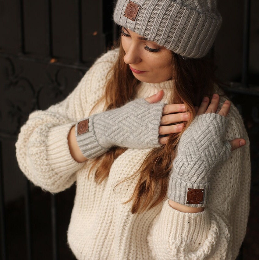 Women's cashmere fingerless gloves, Soft and warm cozy winter gloves for women's – Perfect Gift for her