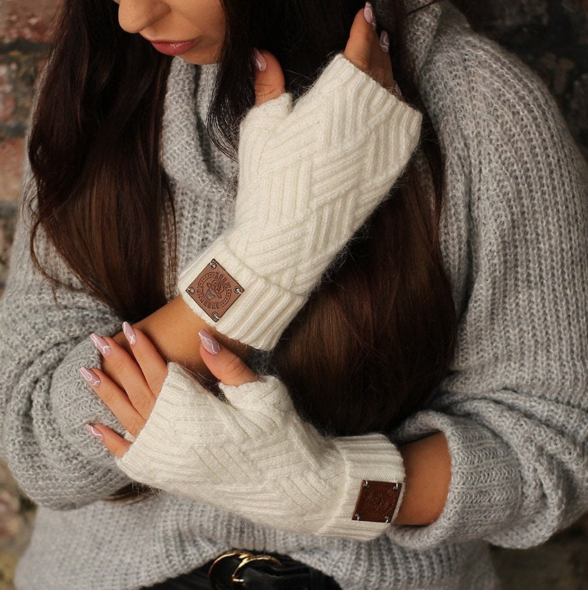 White Women's cashmere fingerless gloves, Soft and warm cozy winter gloves for women's – Perfect Gift for her