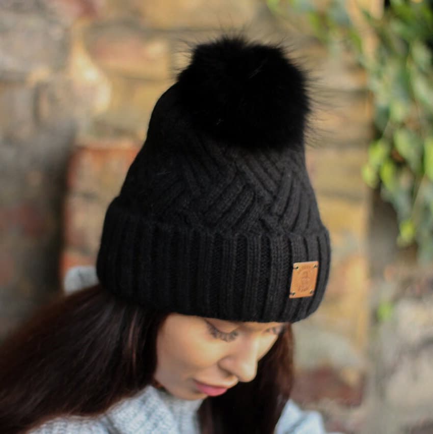 Bonnet chaud en cachemire pour femme avec pompon en fausse fourrure – Bonnet d'hiver doux, cadeau parfait pour elle