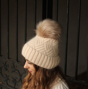 Warm Cashmere Women's Beanie with Faux Fur Pom Pom – Soft Winter Hat, Perfect Gift for Her