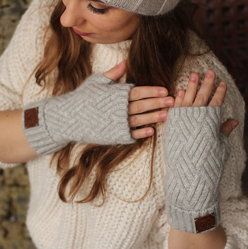 Grey Women's cashmere fingerless gloves, Soft and warm cozy winter gloves for women's – Perfect Gift for her