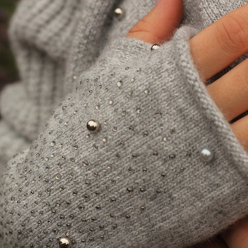 Ensemble cachemire : bonnet, gants, écharpe, bonnet à pompon en fausse fourrure, ensemble tricot, ensemble cachemire d'hiver pour femme confortable et super doux.
