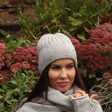 Ensemble cachemire : bonnet, gants, écharpe, bonnet à pompon en fausse fourrure, ensemble tricot, ensemble cachemire d'hiver pour femme confortable et super doux.