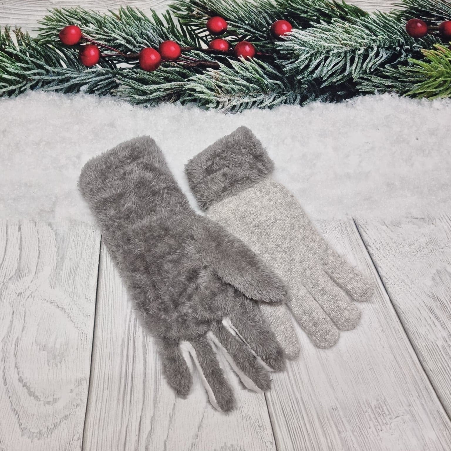 Gants en Laine Angora Tricotés Main Rouge Vif - Phil'Angora Gants en Laine Angora Tricotés Main Rouge Vif - Phil'Angora