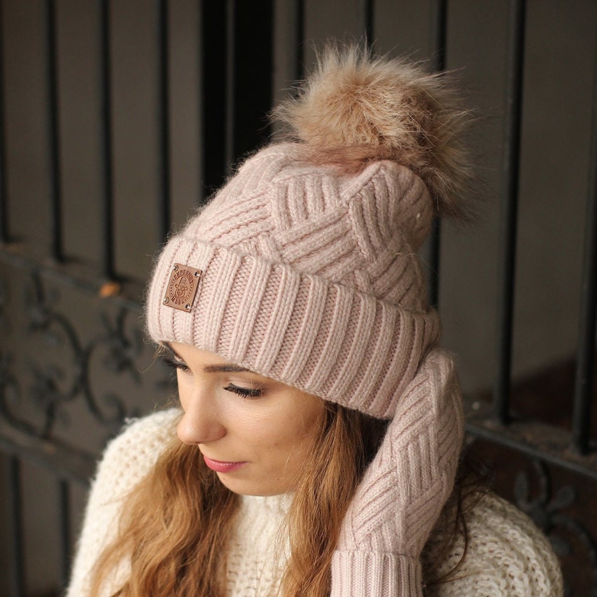 Pink Warm Cashmere Women's Beanie with Faux Fur Pom Pom – Soft Winter Hat, Perfect Gift for Her