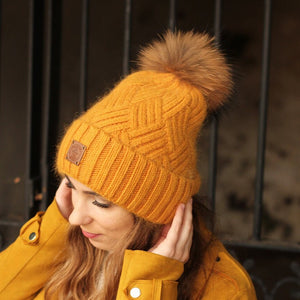 Warm Cashmere Women's Beanie with Fox Fur Pom Pom – Soft Winter Hat, Perfect Gift for Her