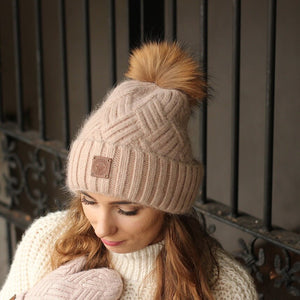 Warm Cashmere Women's Beanie with Fox Fur Pom Pom – Soft Winter Hat, Perfect Gift for Her