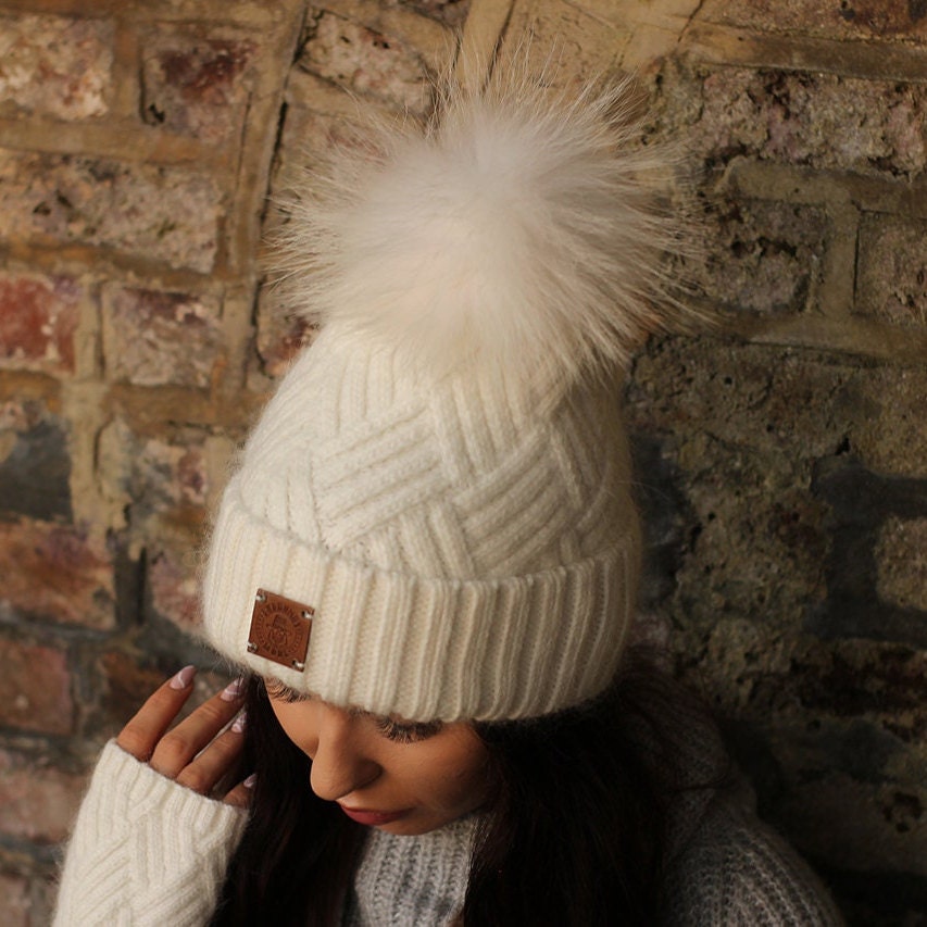 White Warm Cashmere Women's Beanie with Fox Fur Pom Pom – Soft Winter Hat, Perfect Gift for Her