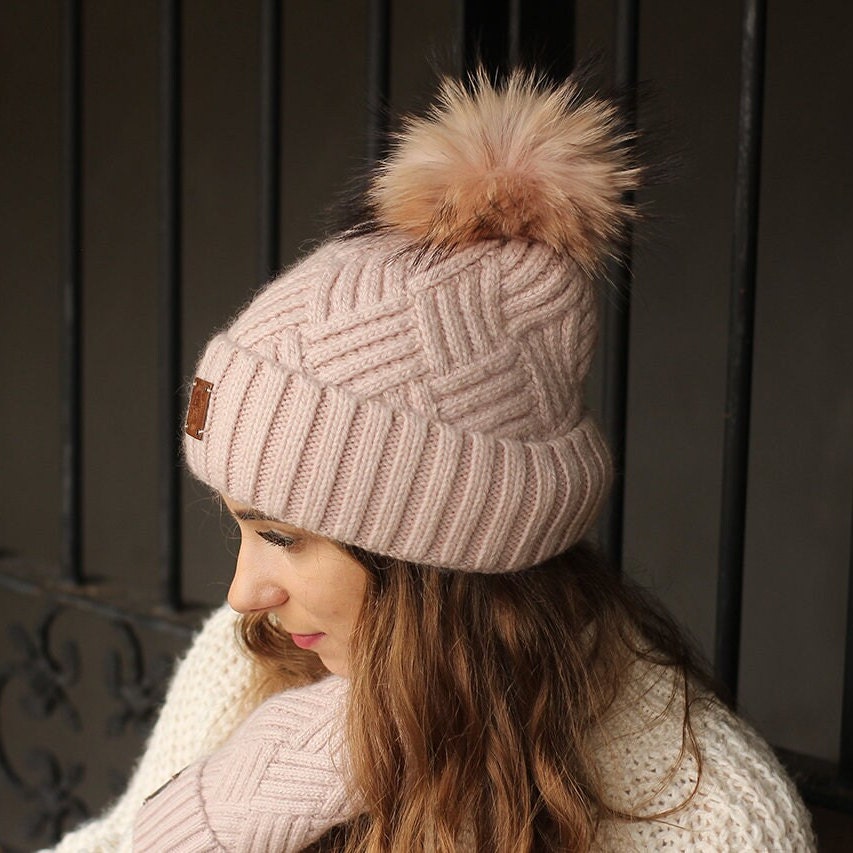 Warm Cashmere Women's Beanie with Fox Fur Pom Pom – Soft Winter Hat, Perfect Gift for Her