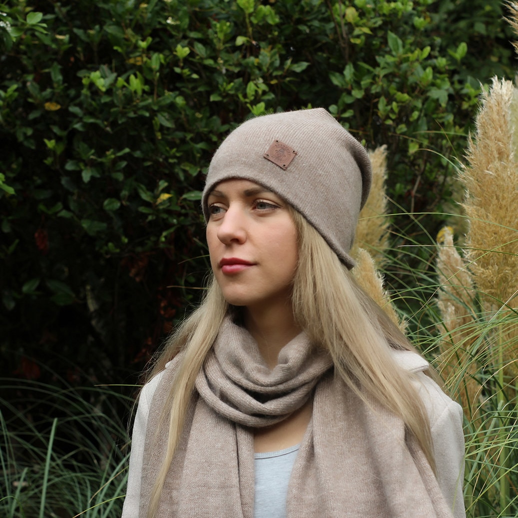 Ensemble cachemire femme : bonnet, gants, écharpe, bonnet ample en cachemire, ensemble tricot, ensemble cachemire femme hiver chaud et doux. Cadeau pour elle.