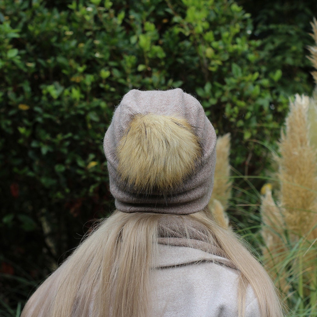 Ensemble en cachemire : bonnet à pompon en fausse fourrure, gants, écharpe, bonnet en cachemire, ensemble en tricot, ensemble en cachemire d'hiver chaud et doux pour femme, cadeau pour elle.