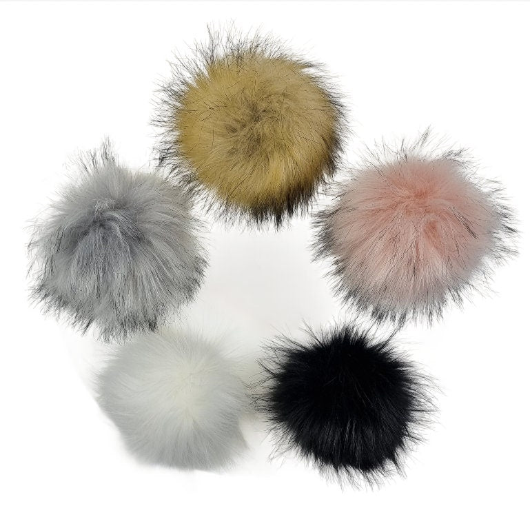 Bonnet à pompon doublé de soie et de cachemire pour femme, bonnet coupe-vent d'hiver, idéal pour les cheveux épais, bouclés et sans frisottis, cadeau pour elle