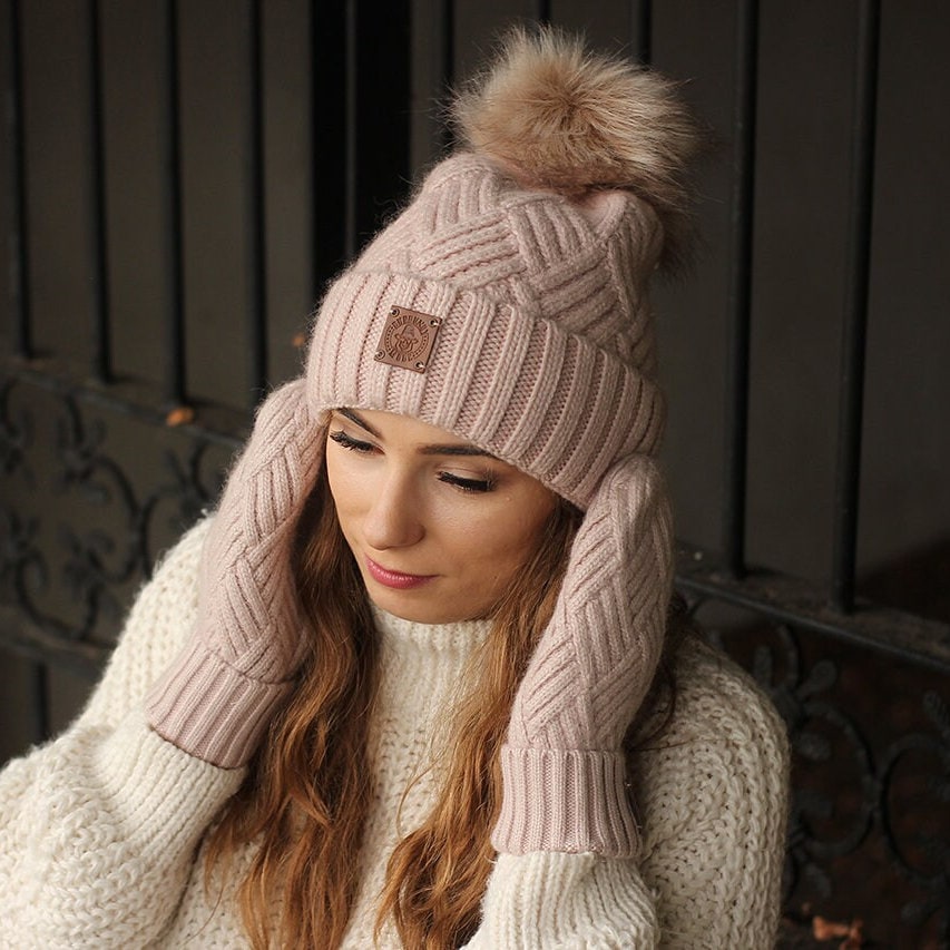 Pink Women's cashmere hat and mittens set, Faux fur pom pom cashmere hat, Warm and soft winter cashmere set for womens. Gift for her.