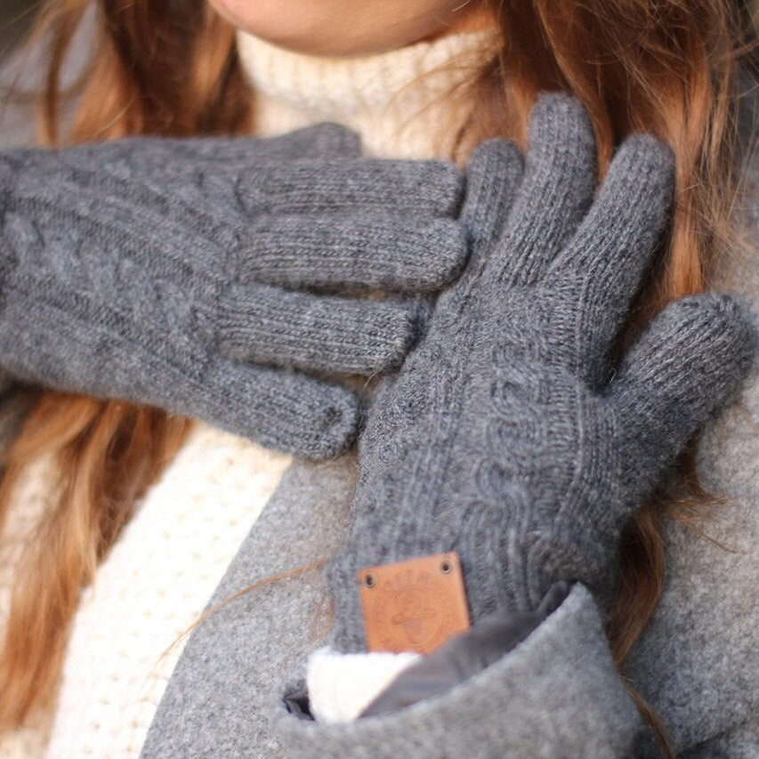 Cashmere gloves for women, soft stylish and warm women's cashmere gloves in many color