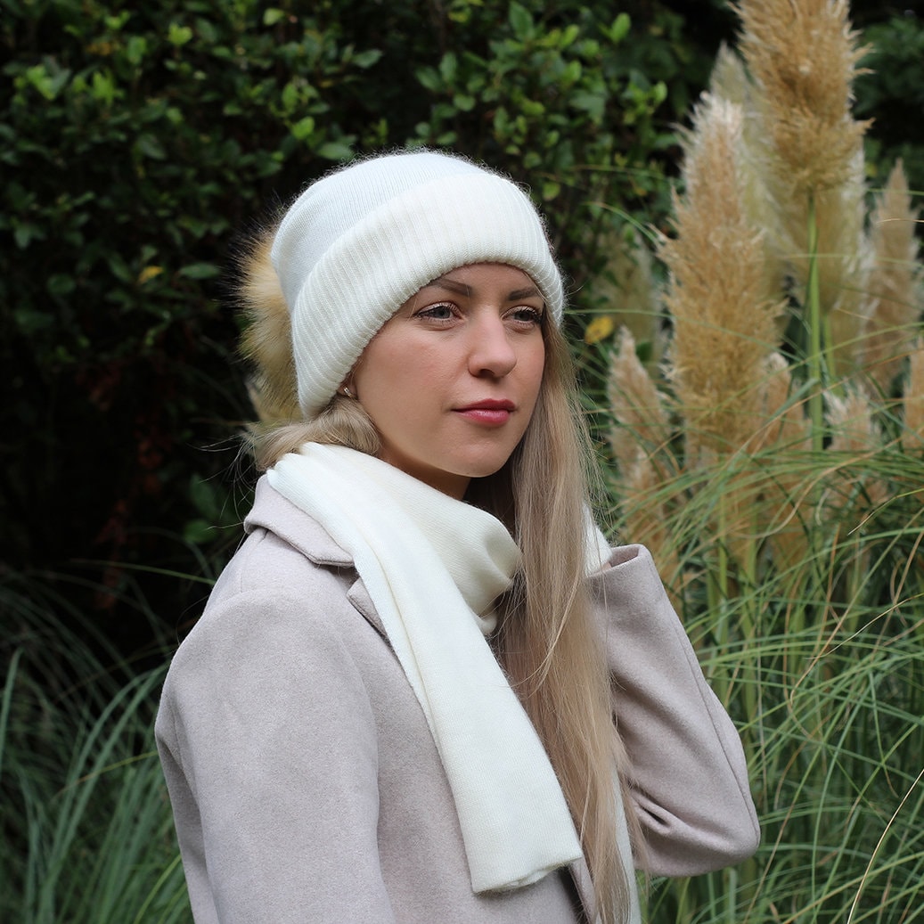 Ensemble en cachemire pour femme : bonnet, gants, écharpe, bonnet à pompon en fausse fourrure de cachemire, ensemble d'hiver en cachemire chaud et doux pour femme, cadeau pour elle