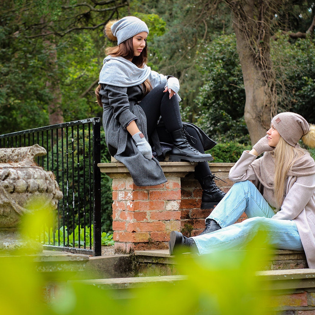 Ensemble en cachemire : bonnet à pompon en fausse fourrure, gants, écharpe, bonnet en cachemire, ensemble en tricot, ensemble en cachemire d'hiver chaud et doux pour femme, cadeau pour elle.