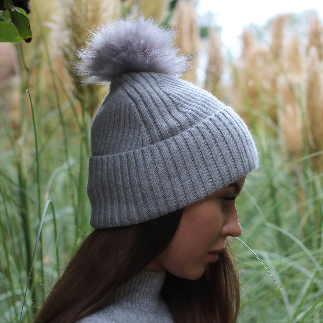 light grey Silk-Lined Cashmere Beanie for Women – Frizz-Free Winter Hat with Faux Fur Pom Pom, Cozy Gift for Her, Soft Warm Luxury Beanie 