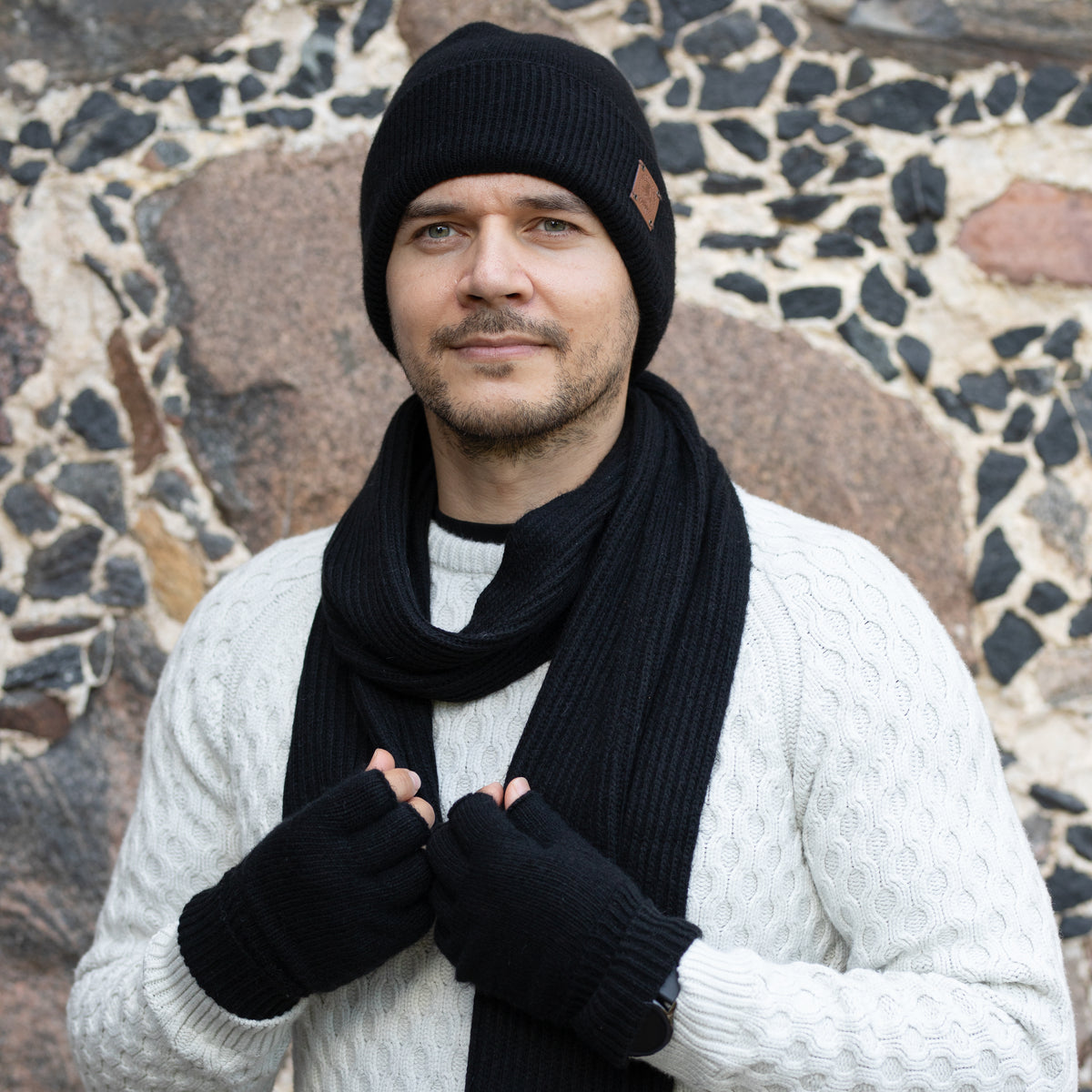 black Men’s Cashmere Fingerless Gloves