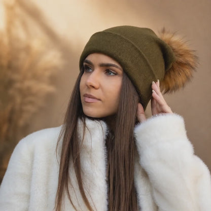 womens-winter-pom-pom-cashmere-hat

