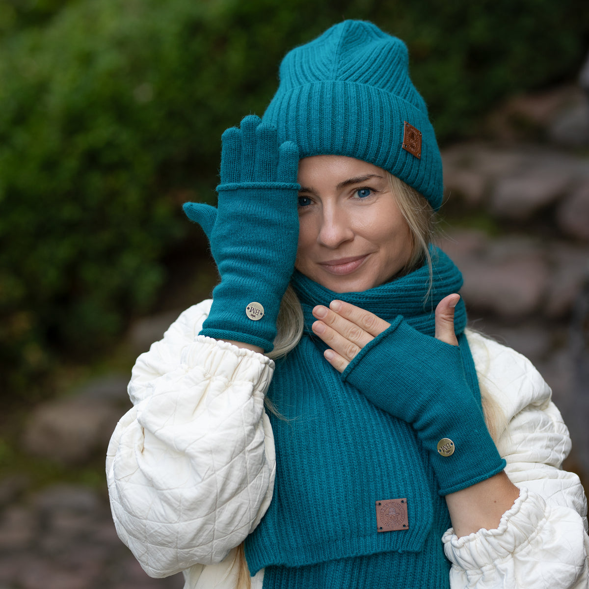 teal-blue-100% Mulberry Silk Lined Cashmere Hat 